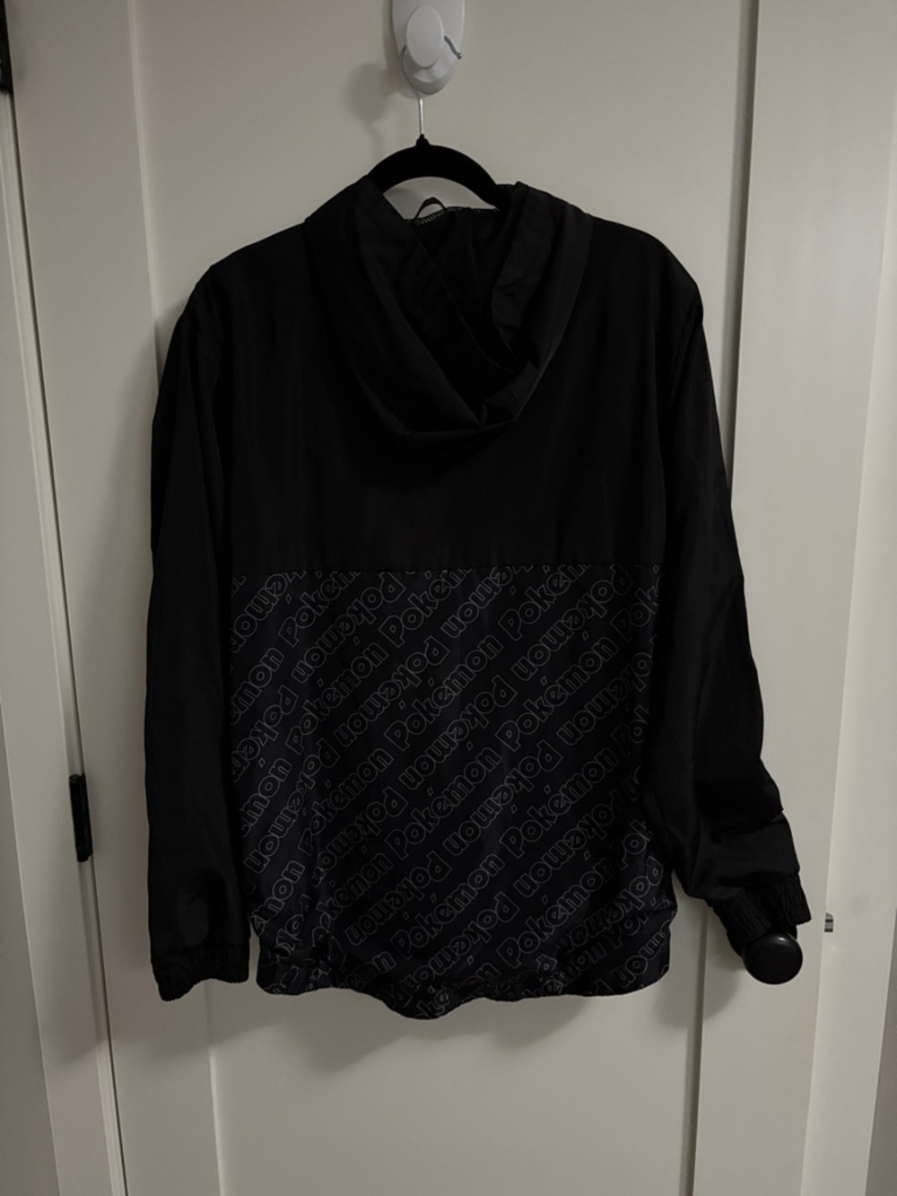 Pokémon Trainer Black Windbreaker Jacket size S - Picture 4 of 4